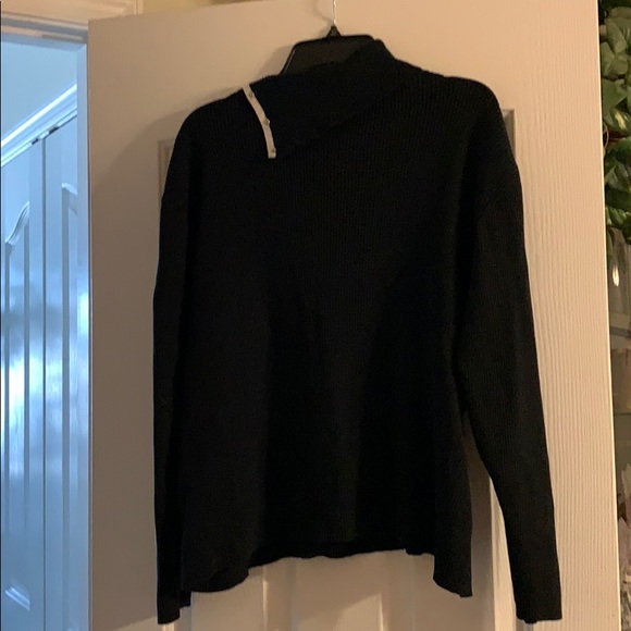 Versatile Venezia Black Sweater - Picture 2 of 4